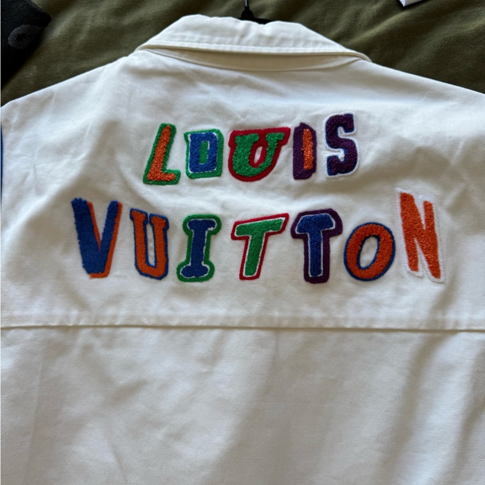 LOUIS VUITTON x NBA White SHORT SLEEVE SHIRT - Picture 10 of 10
